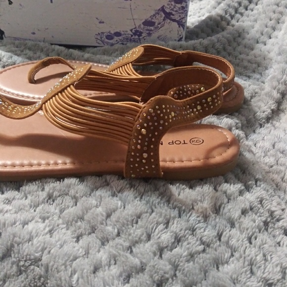Women's Sandals - Picture 2 of 5